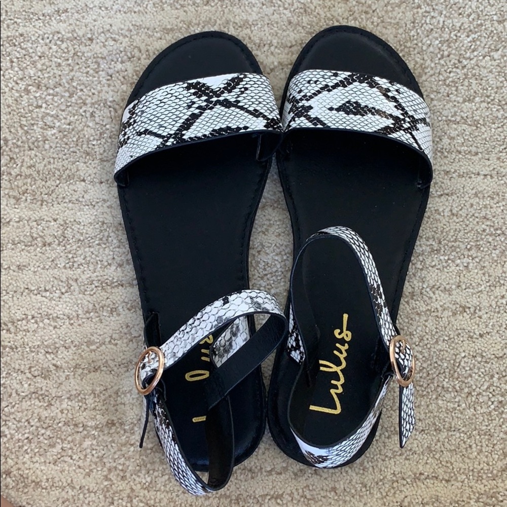 Lulu’s Snakeskin Sandal Size 6.5